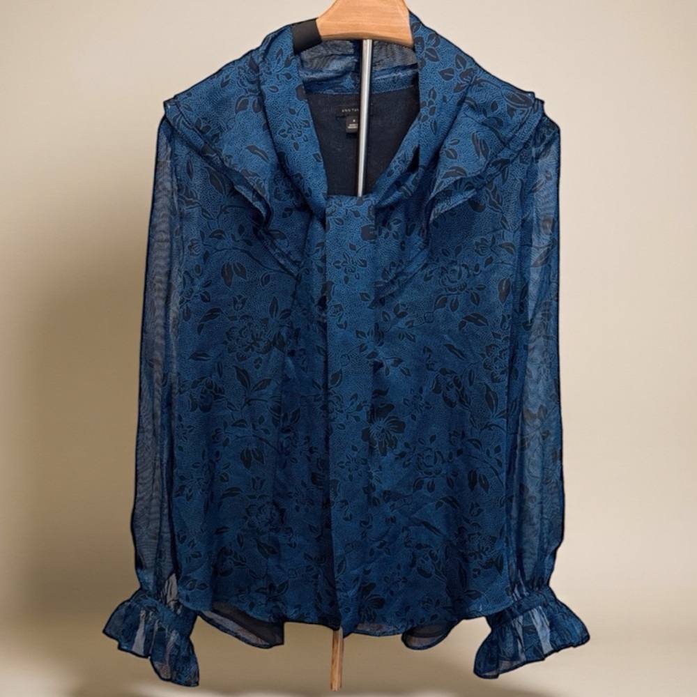 Ann Taylor Navy and Black Classy Floral Dress Blouse‎ Size M Career
